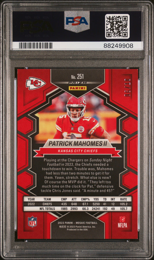 2023 Panini Mosaic Patrick Mahomes II #251 Gold No Huddle PSA 10